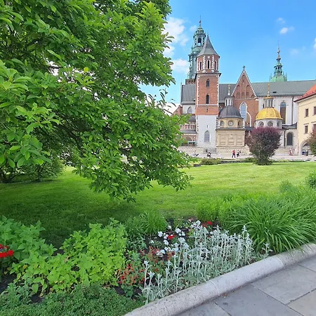 Cracow Aparthotel 3*