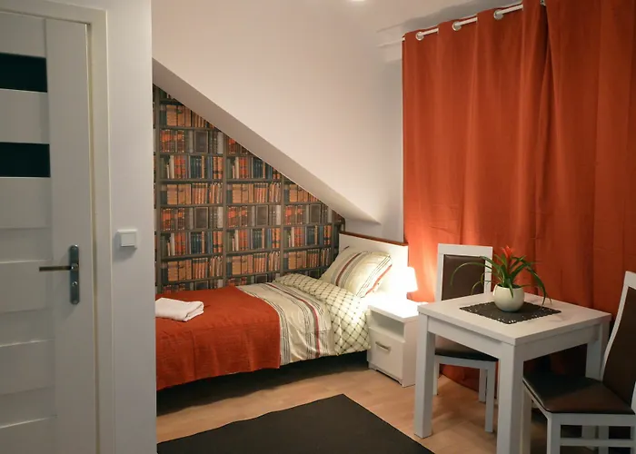 Cracow מלון דירות 3*